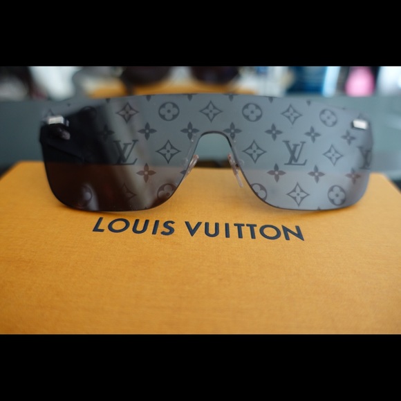 Authentic Louis Vuitton City Mask Sunglasses - Picture 2 of 7